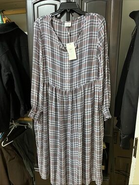 VILA Plaid Long-Sleeve Midi Dress in Brown, Gray and White